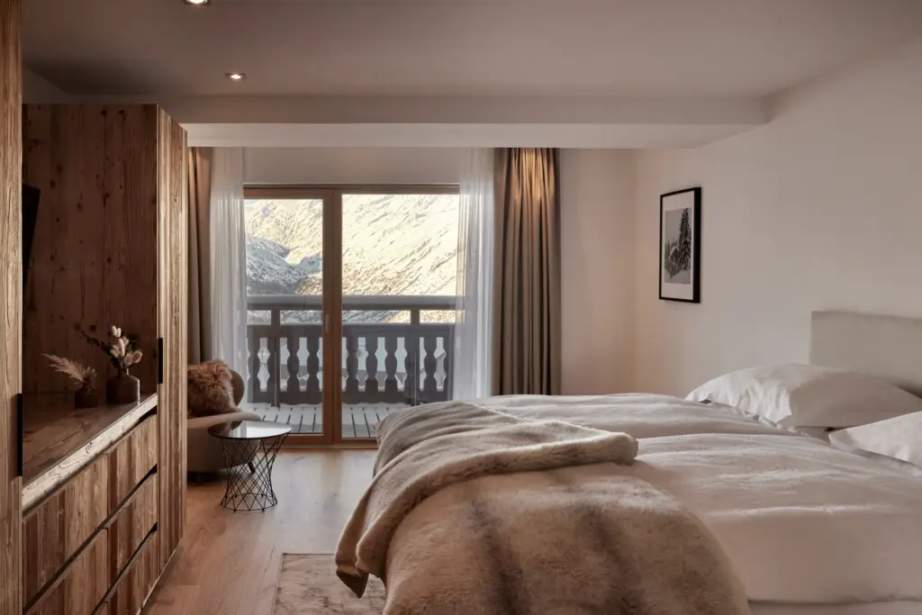 Schlafzimmer 1 Majestic Suite with Private Swimming Pool im TOP Hotel Hochgurgl