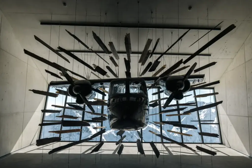 007 ELEMENTS Museum